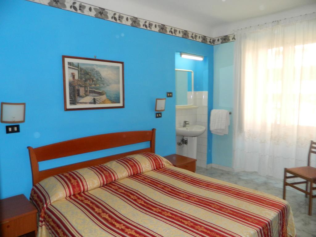 Roxena House Hotel Rome Kamer foto