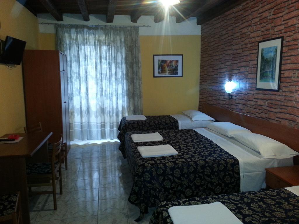 Roxena House Hotel Rome Buitenkant foto