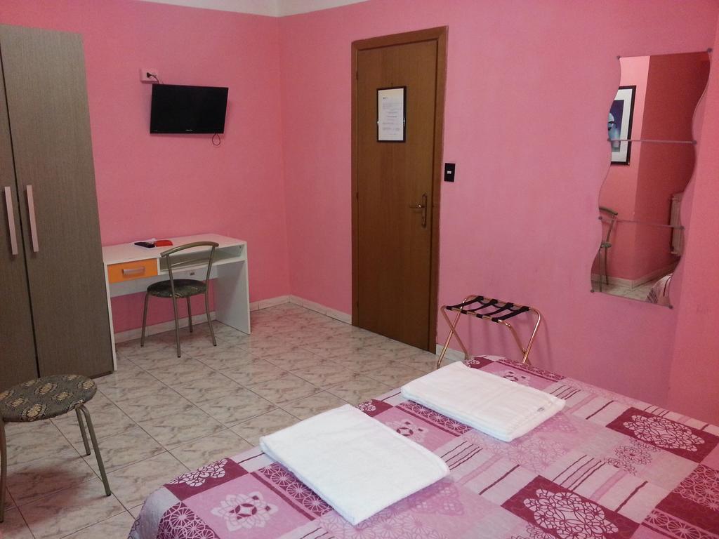 Roxena House Hotel Rome Buitenkant foto