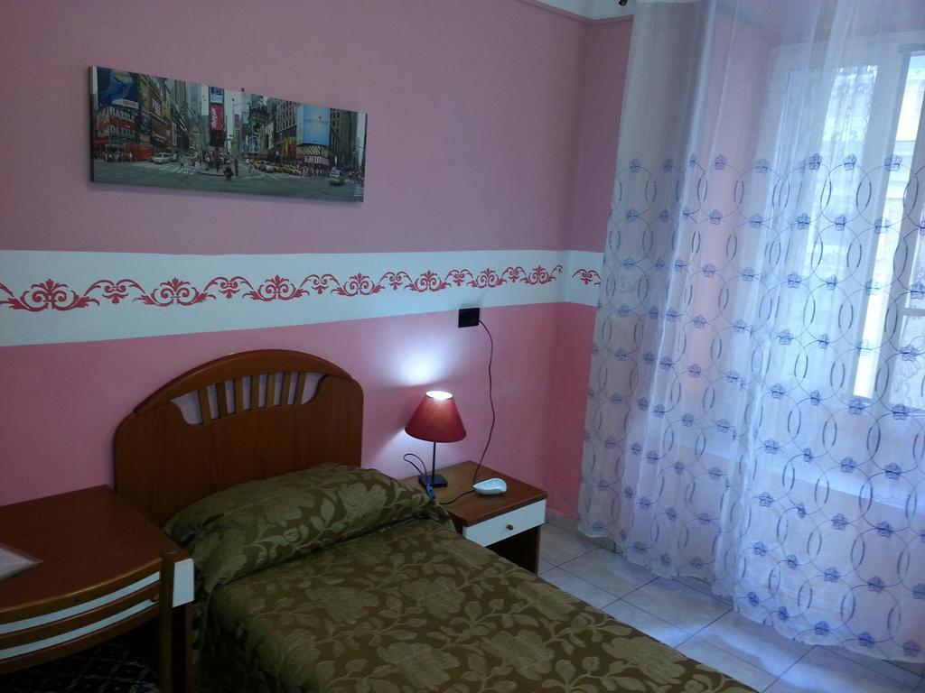 Roxena House Hotel Rome Buitenkant foto