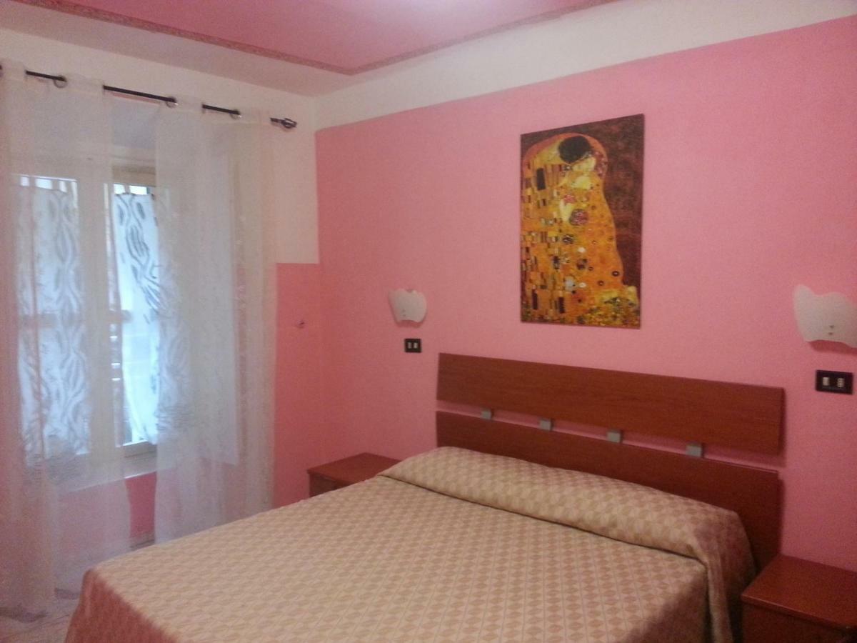 Roxena House Hotel Rome Buitenkant foto